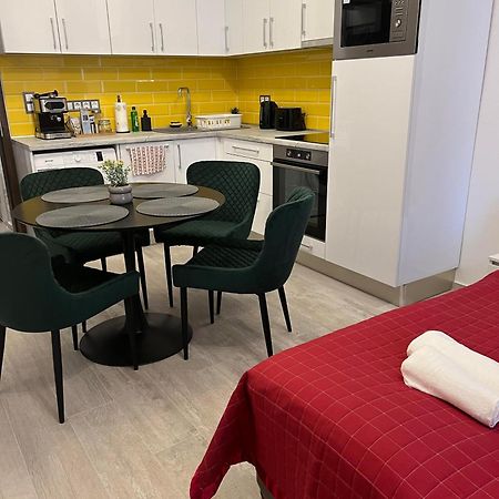 Center Apartman In The Famous Hajos Street Budapest Exterior photo